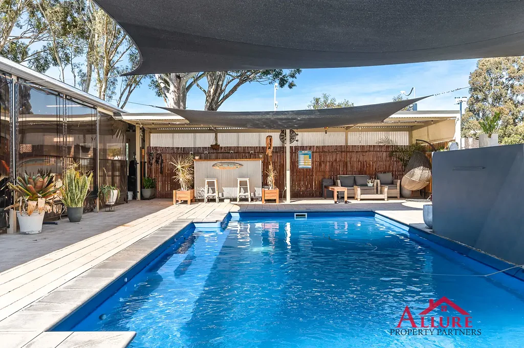 Darling Downs 5침실 Semi Rural Family Entertainer with Pool and Exceptional Workshop Setup