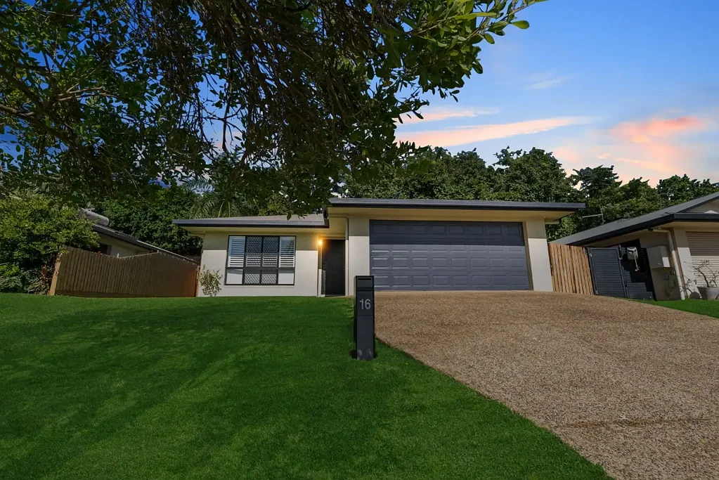 Brinsmead 4 Slaapkamer Private, Elevated Living with No Rear Neighbours