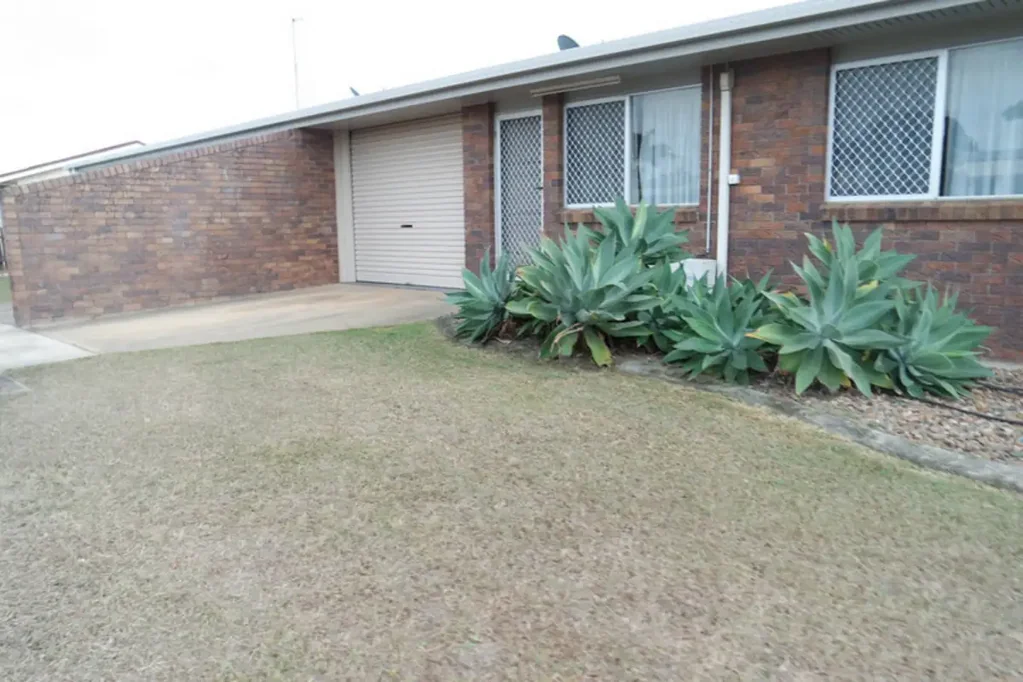 COMFORTABLE, LOW-MAINTENANCE LIVING IN A PRIME AVENELL HEIGHTS LOCATION