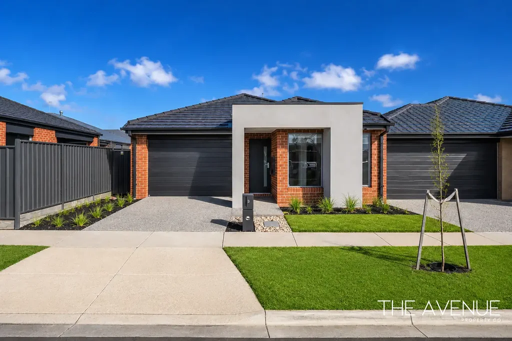 Stylish 4-Bedroom Family Home in Beveridge