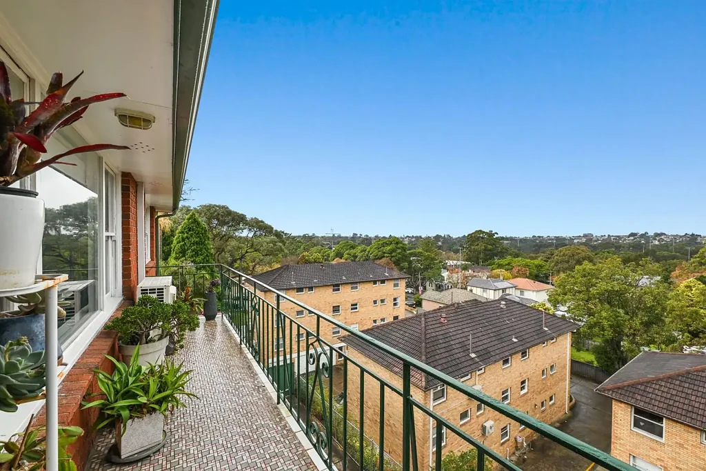 DEPOSIT TAKEN !! - Top Floor Apartment in Boutique Block