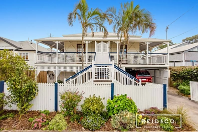 Woody Point 5房 令人惊叹的 Queenslander - 罕见的双重居住空间！！ Stunning Queenslander - rare dual living!!