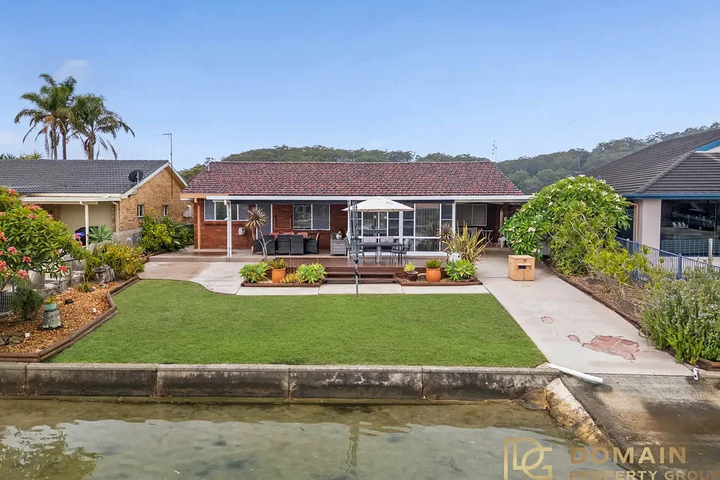 28 Helmsman Boulevard, St Huberts Island, NSW 2257