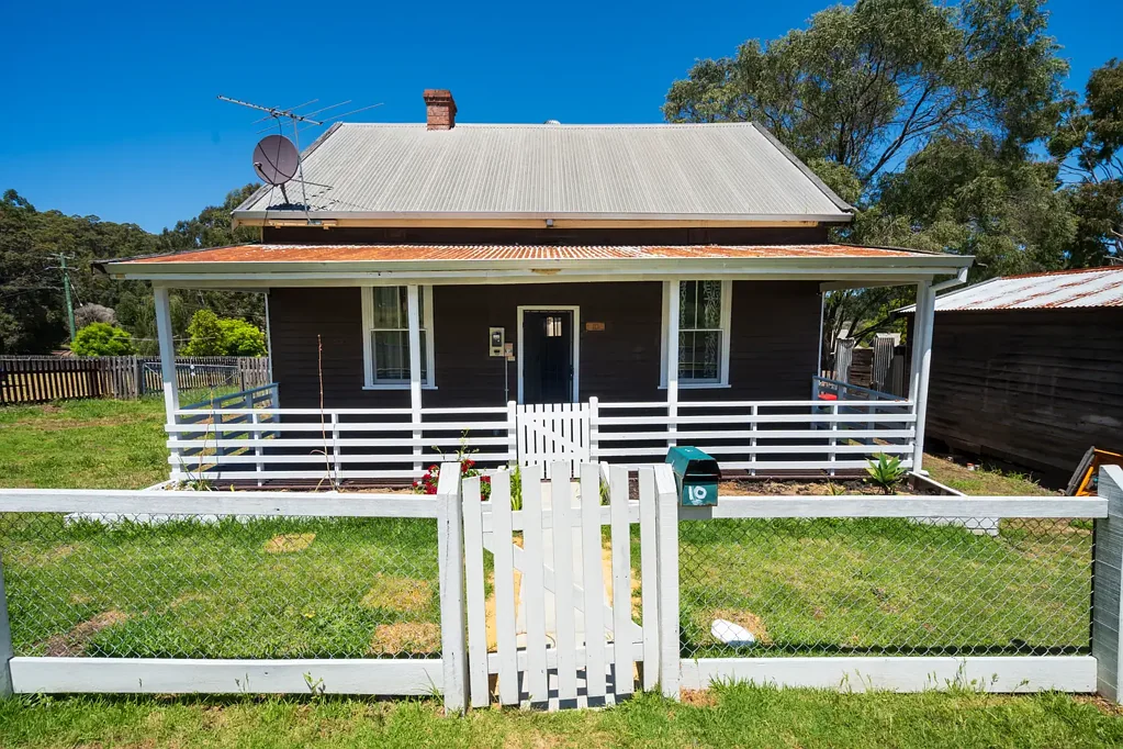10 Pine Street, Pemberton, WA 6260