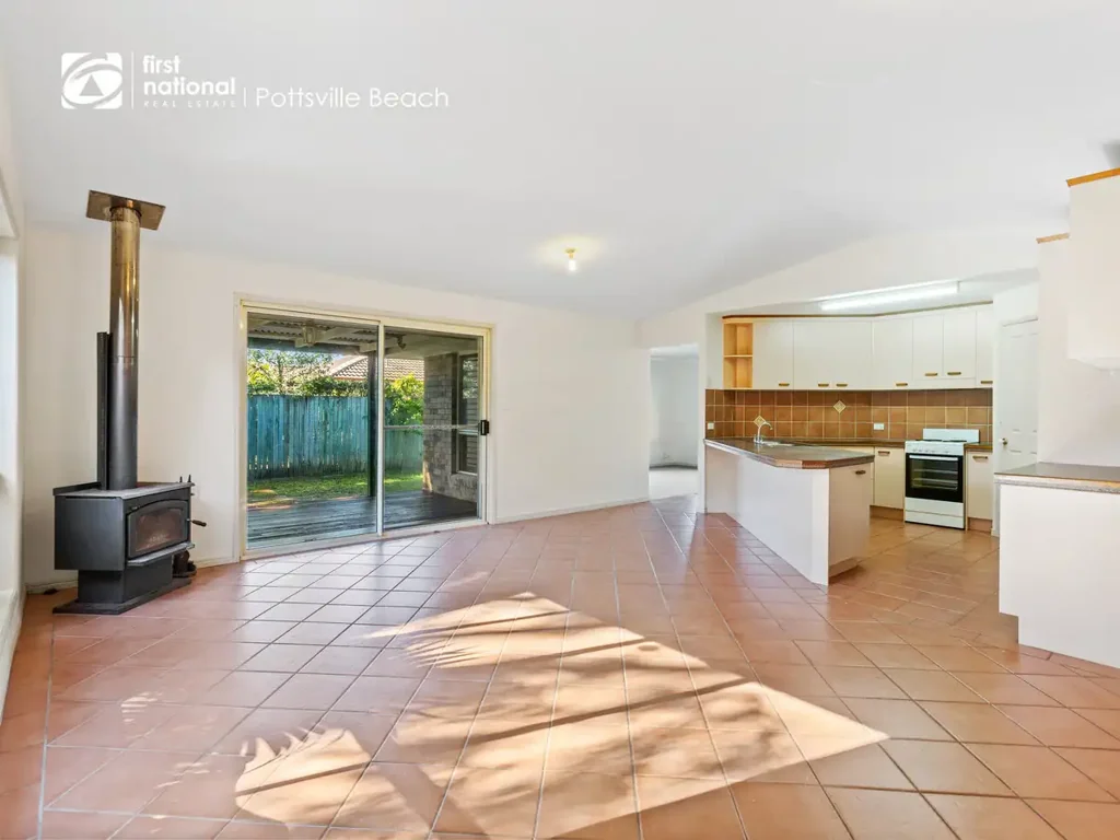 Family Home with Study, Fireplace & Side Access