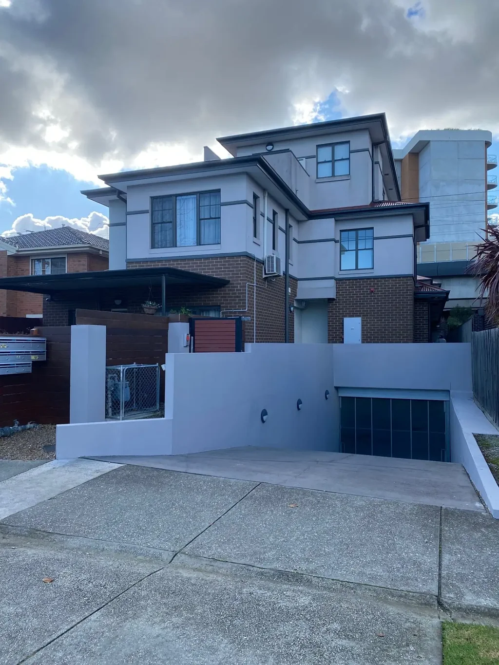 Centrally Located 2 Bedroom Apartment