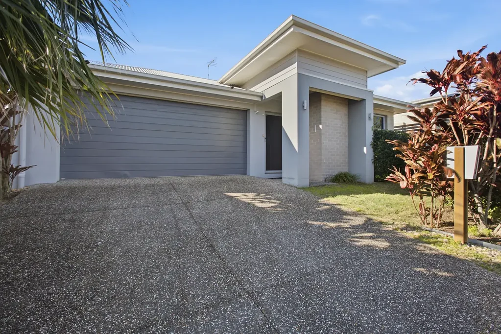 Modern 4-Bedroom Home with Media Room & Alfresco Living