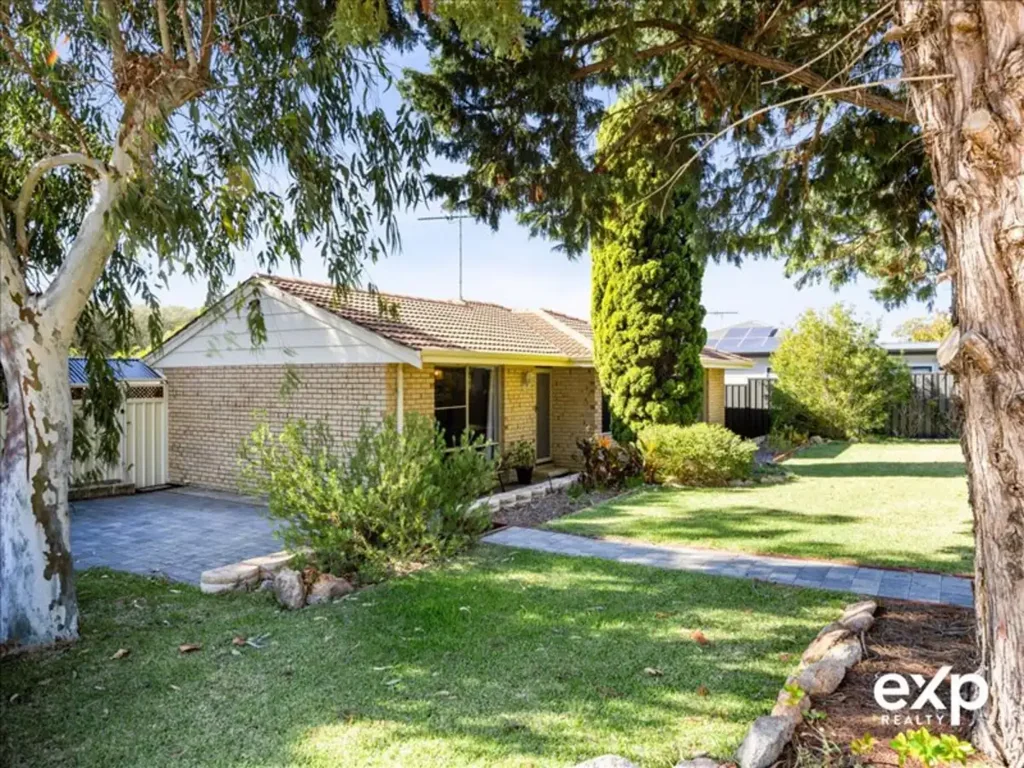 72 Peelwood Parade, Halls Head, WA 6210