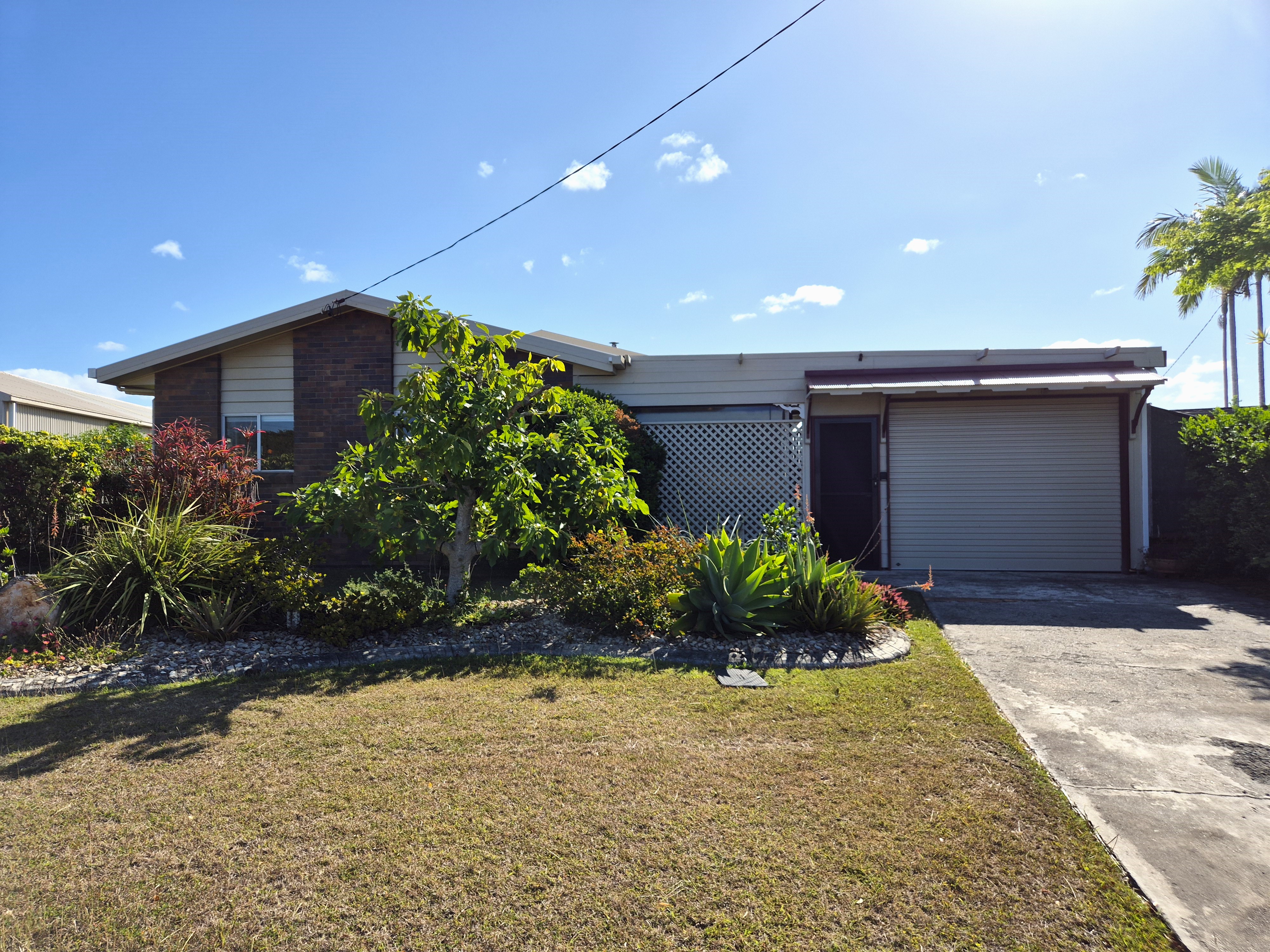 6 CAIRNIE ST, AVENELL HEIGHTS QLD 4670, 0 habitaciones, 0 baños, House