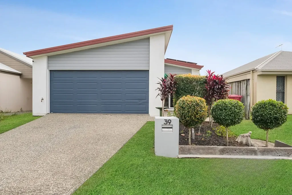 Blacks Beach 4ਬੈੱਡਰੂਮ If you're looking for a fantastic opportunity to enter the property market