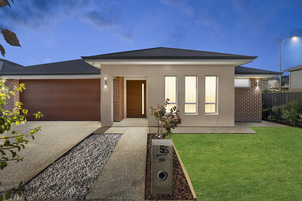 5 Maximillian Court, Mansfield Park, SA 5012