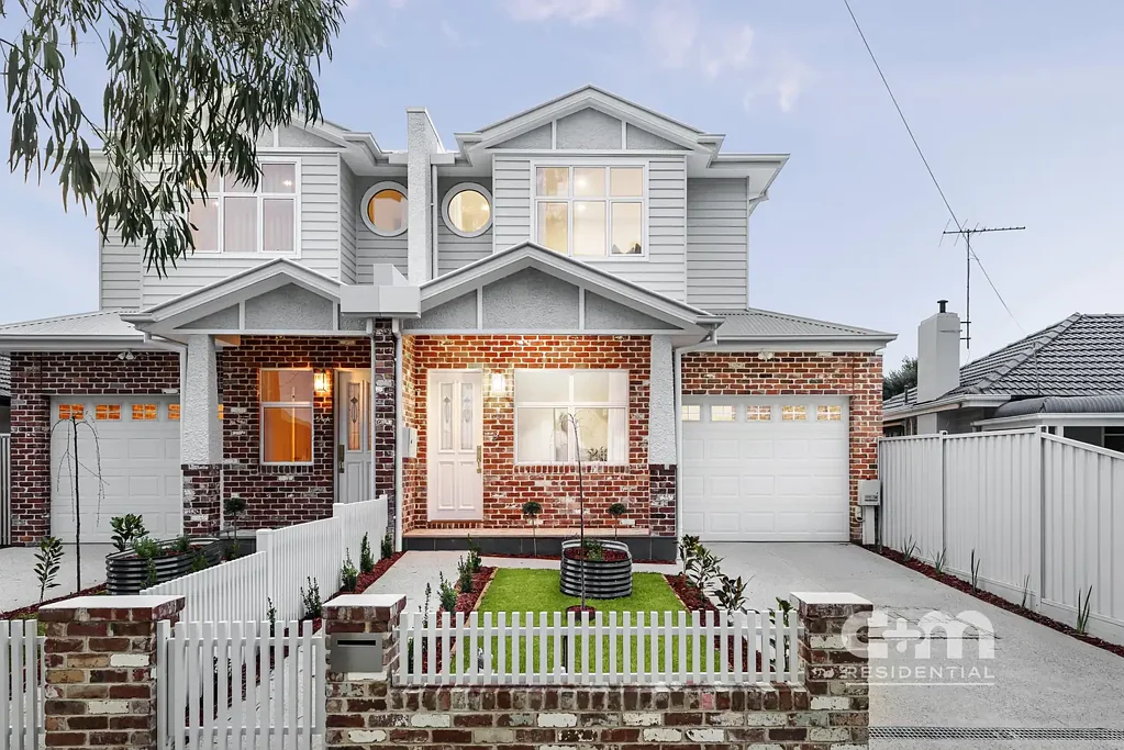 Hadfield 4침실 Where Family Space Meets Designer Style