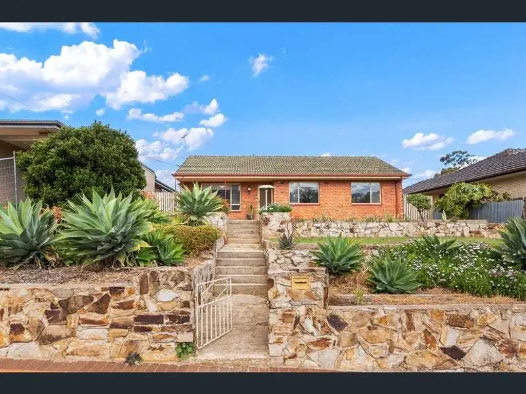 Modern Rental Opportunity in Prime Clearview Location