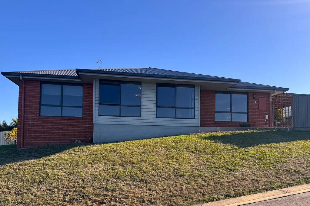 1 Rowena Court, Devonport, TAS 7310