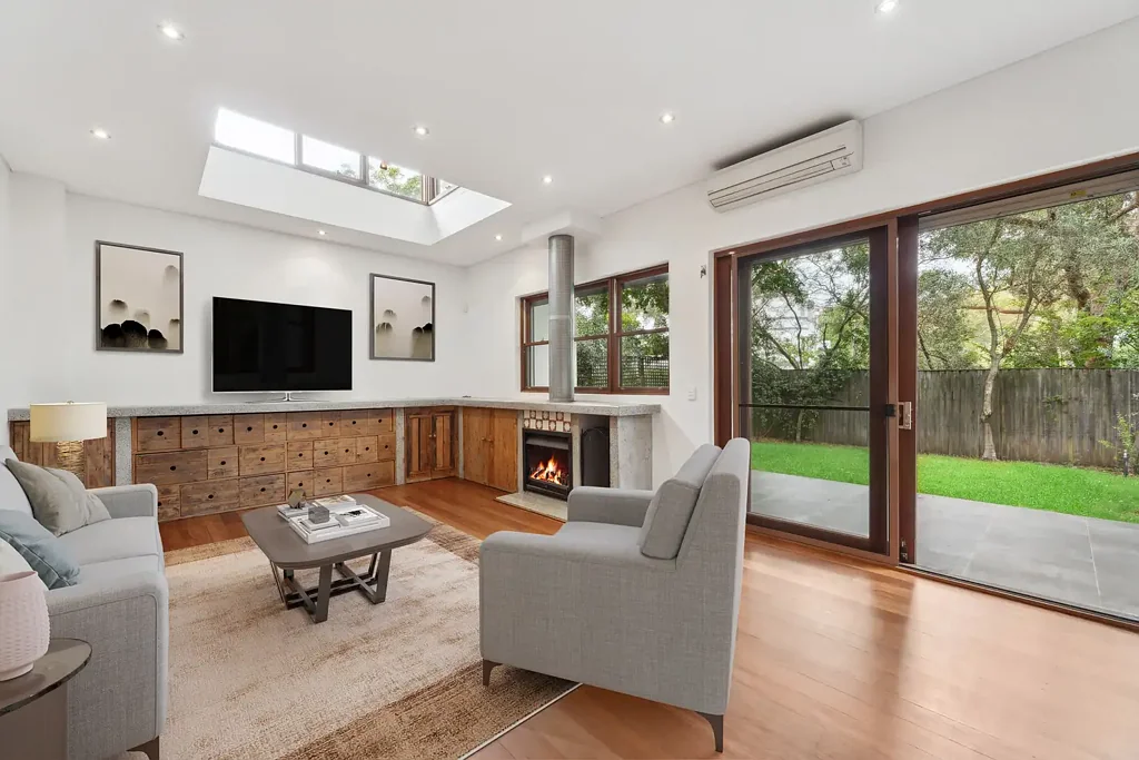 Large 4 Bedroom and Study Family Home in Convenient Location