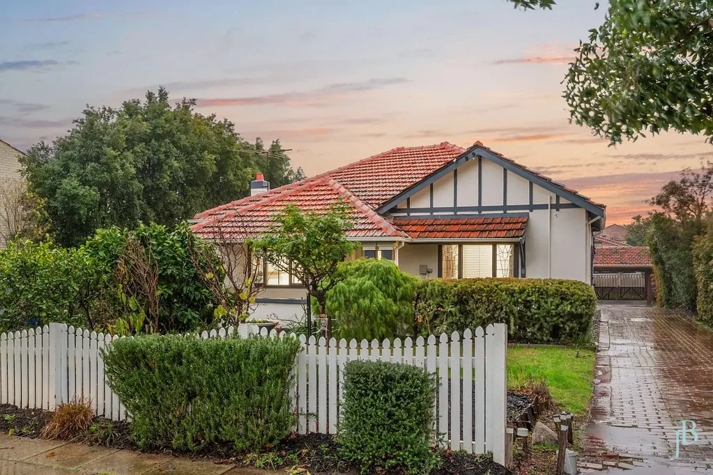 8 Ryrie Avenue, Como, WA 6152