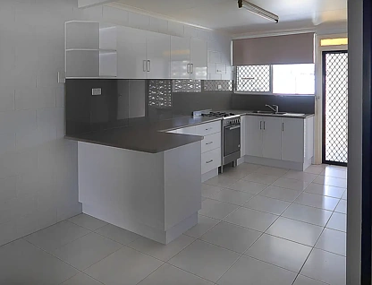 137 Albert Street, Cranbrook, QLD 4814, 6 Kuwarto, 2 Banyo, Apartment
