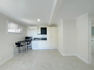 3/6 Margaret Street, Camp Hill, QLD 4152, 0房, 1浴, Studio