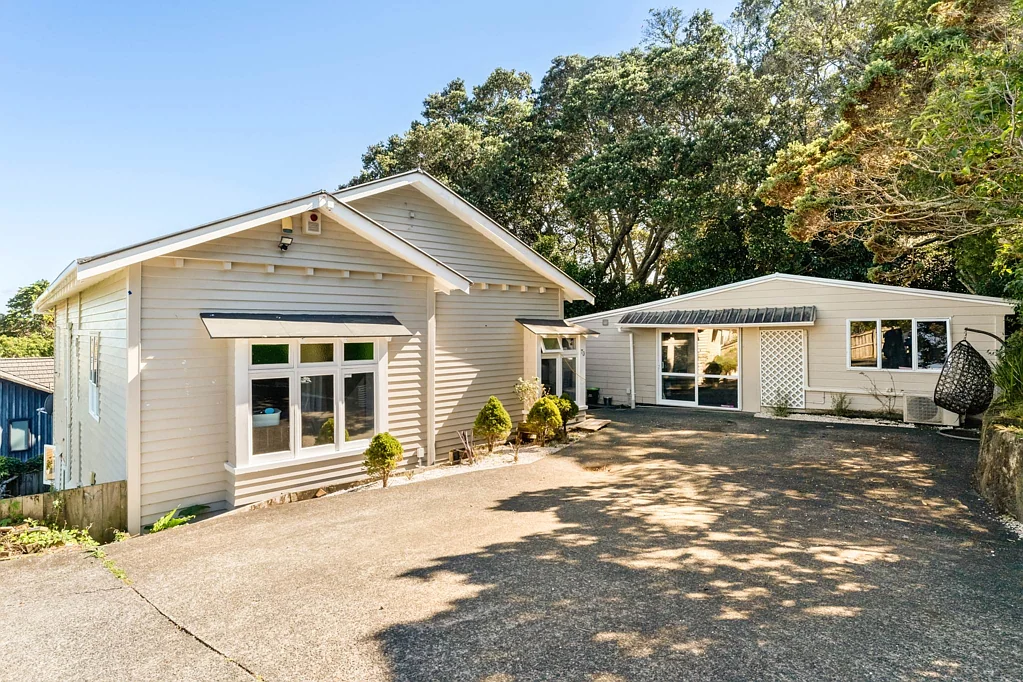 Mount Albert 3 Slaapkamer Home & Possible Income Immediate Returns!