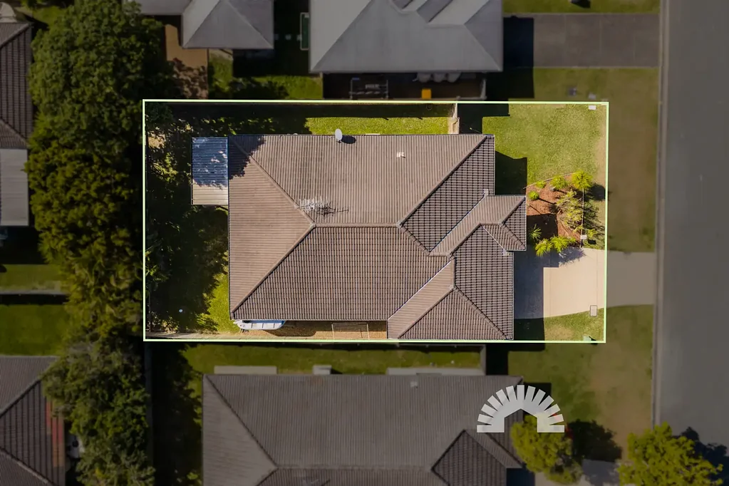 Morayfield 4ਬੈੱਡਰੂਮ Easy Living  with Brand New Carpets, Fresh Paint and Two Living Areas in Morayfield