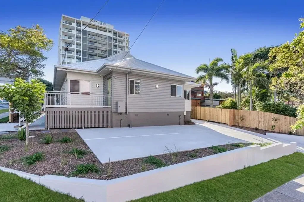 Rooming Accommodation - Convenient Location!