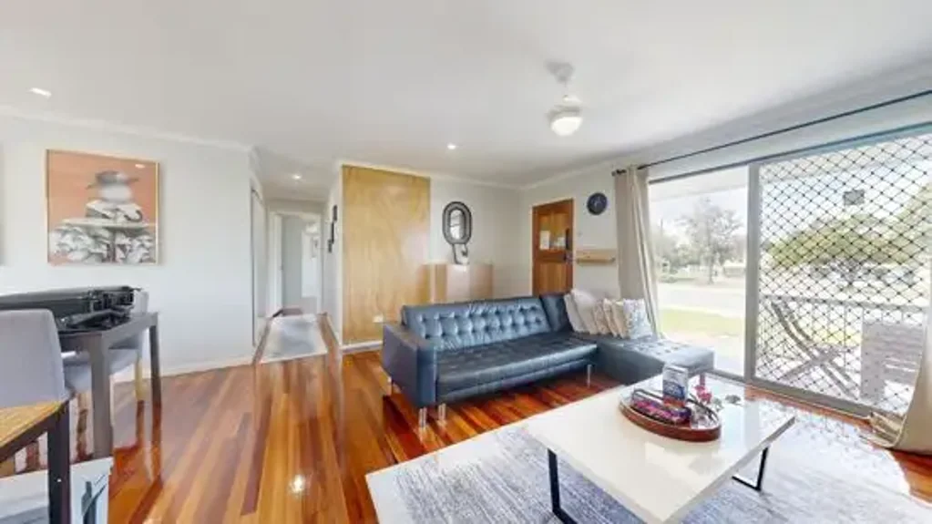 Spacious Home with Convenience at Your Doorstep!