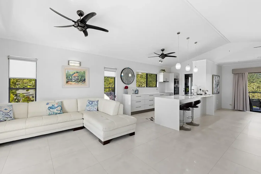 24 Panoramic Court, Cannonvale, QLD 4802