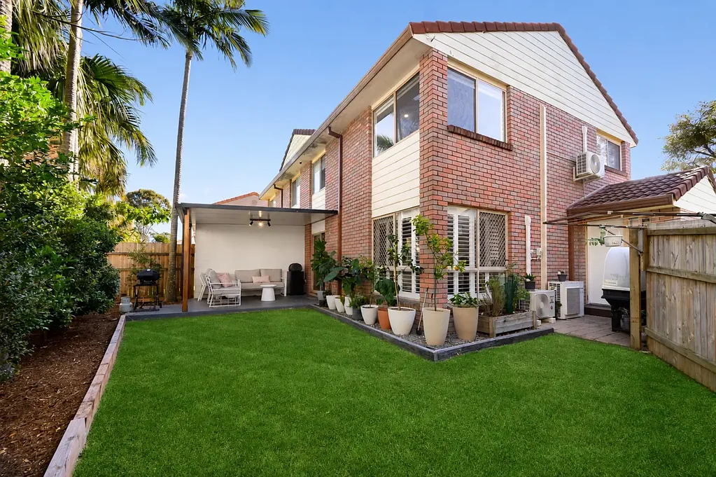 Biggera Waters 2 Slaapkamer Spacious Townhouse, Large Wrap-Around Yard | Sellers Ready to Move