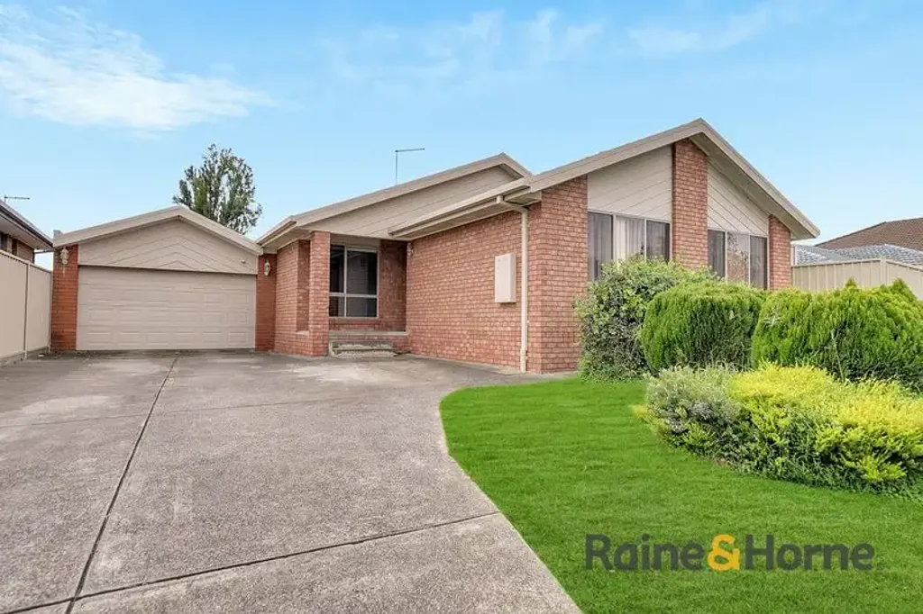 Meadow Heights 3 Slaapkamer Private Sale - 28 Cassinia Crescent, Meadow Heights VIC 3048 $650,000 - $715,000