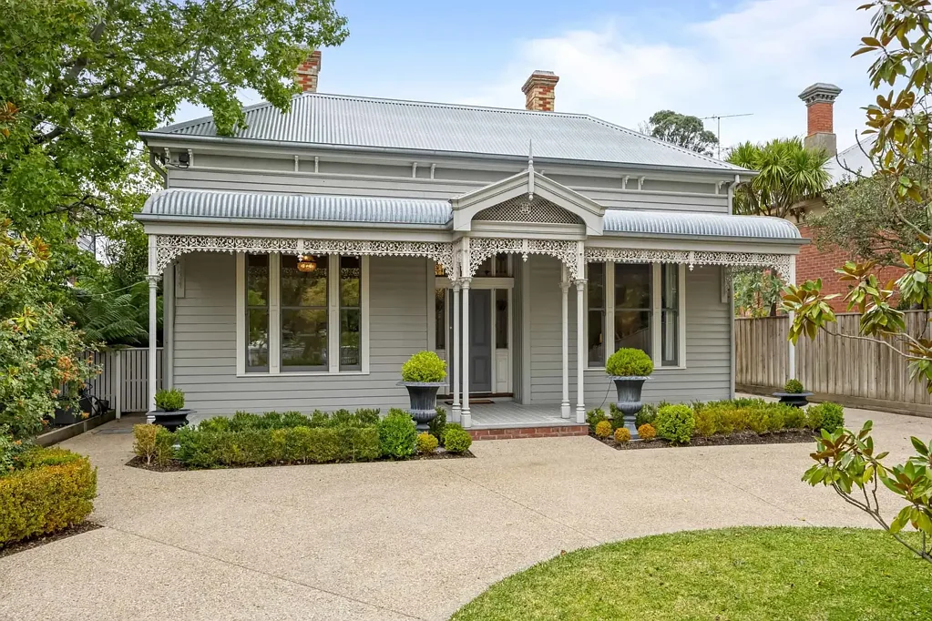 Newington 4ਬੈੱਡਰੂਮ Timeless Victorian Masterpiece with Luxury Renovation & Exceptional Family Living in Blue-Chip Newington