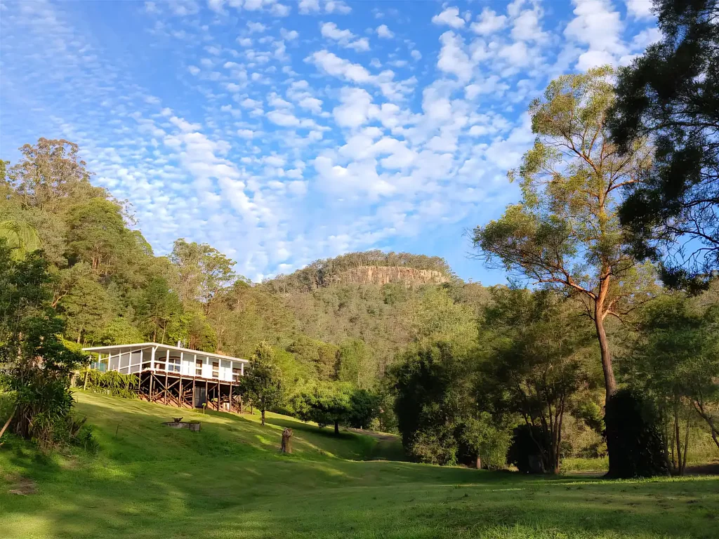 Larnook 4chambre QUALITY OFF GRID HOME AND PROPERTY IN BILLEN CLIFFS VILLAGE