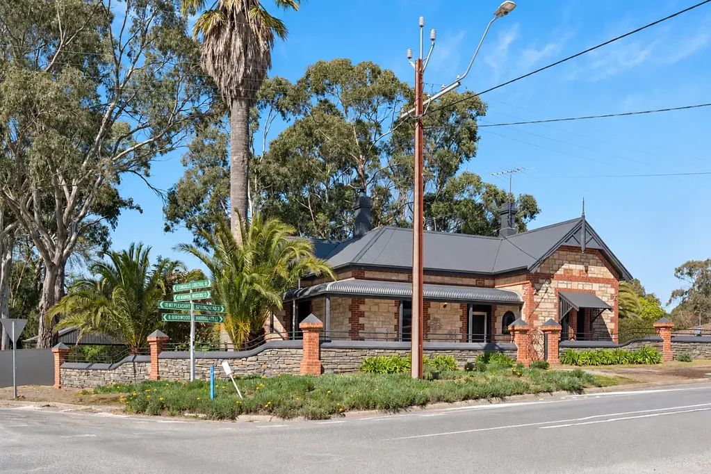 Mount Torrens 3 Bedroom PALM VILLA | A Blacksmith's Legacy, Beautifully Reinvented.