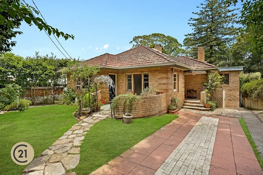 Pennant Hills 5ห้องนอน OPPORTUNITY AWAITS | 2,182SQM PARCEL | RENOVATE, REIMAGINE OR REBUILD