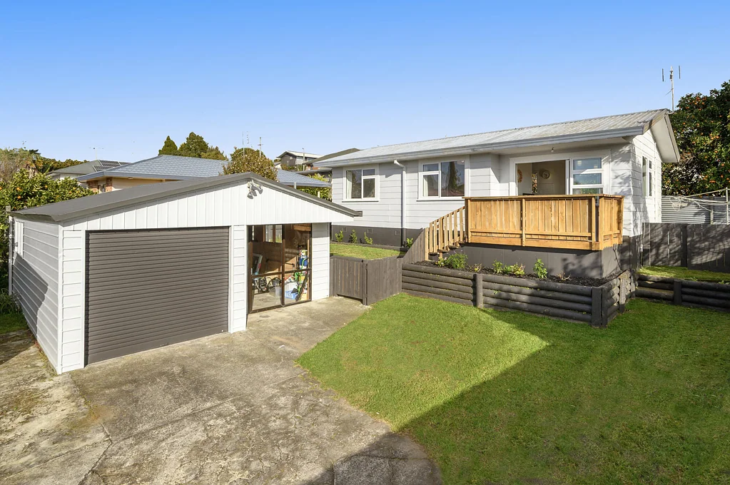 Bellevue 2 Bedroom Elevated and peaceful cottage