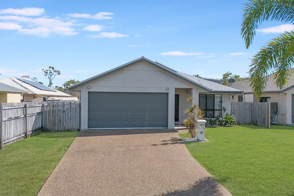 Kirwan 4બેડરૂમ Refreshed Family Sanctuary with Shed & Rear Access in a Quiet Court
