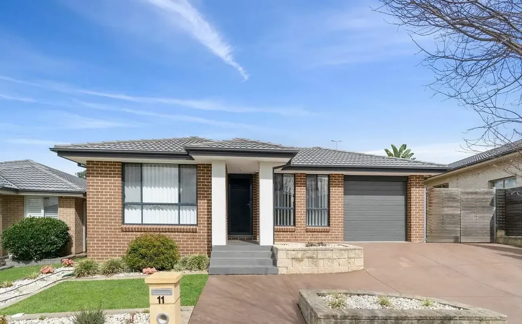 11 Peck Close, Oran Park, NSW 2570