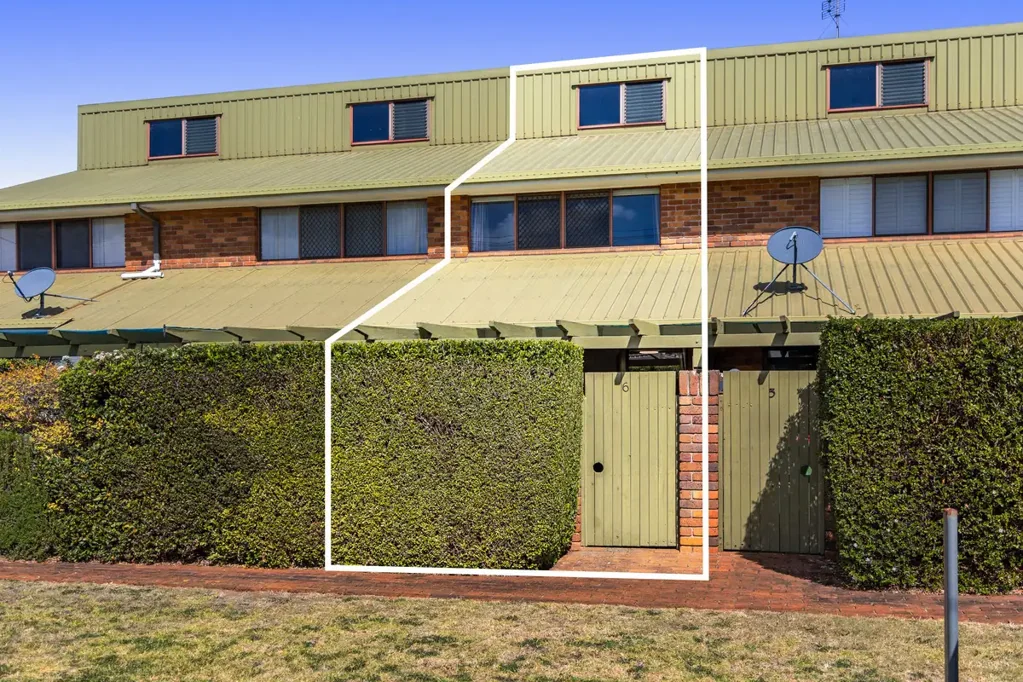 Toowoomba City 2Moenga Wonderfully Kept Unit in Ideal Inner City Location!