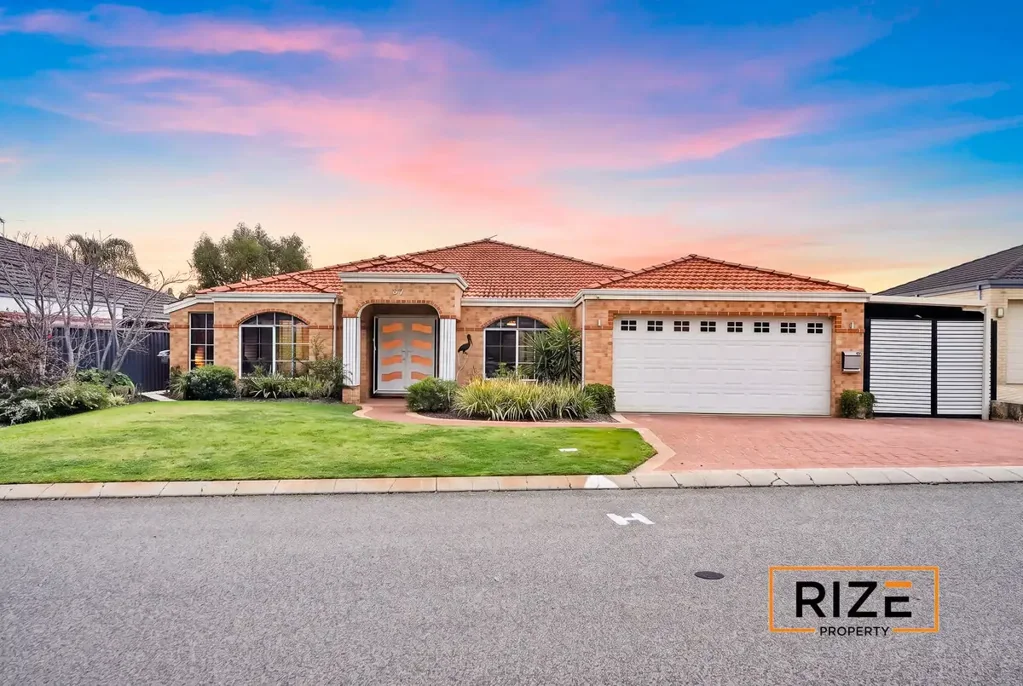 Carramar 4Kwarto Park-Side Perfection With Space, Style & Exceptional Entertaining