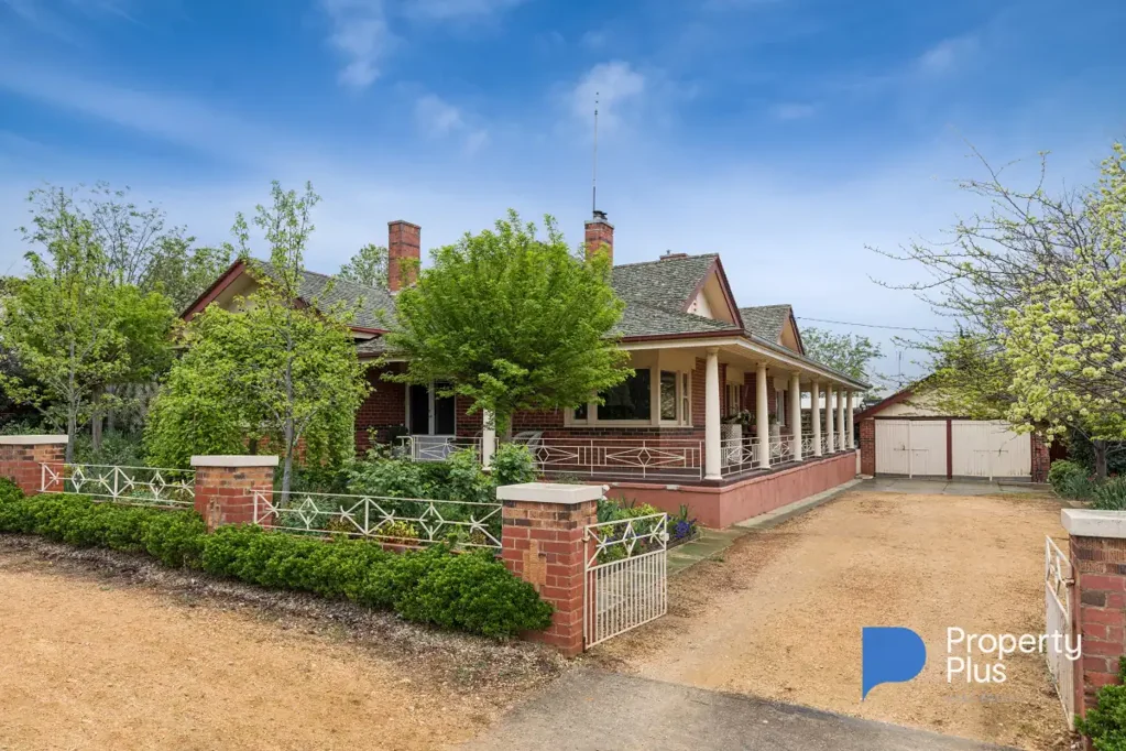 St Arnaud 4कमरा 'FLosculi' A Notable property & a      statement in timeless elegance.