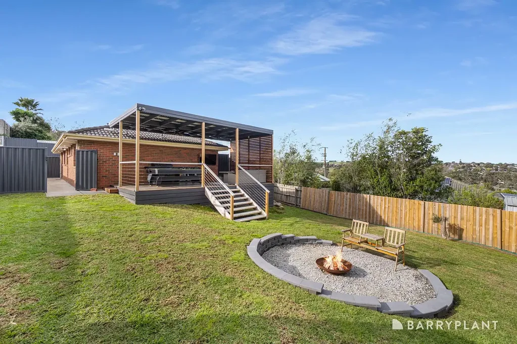 Pakenham 3ਬੈੱਡਰੂਮ Modern Comfort Meets Outdoor Entertaining!