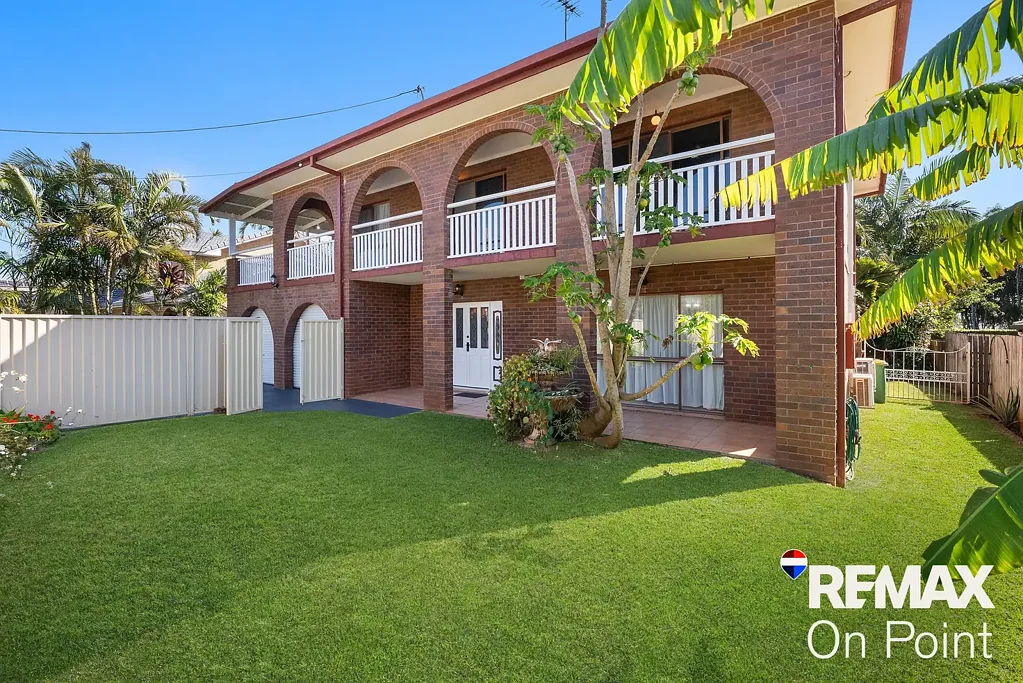 Victoria Point 4 Bedroom Ultra-Spacious Highset Home on 800m² - Ultimate Bayside Lifestyle Awaits