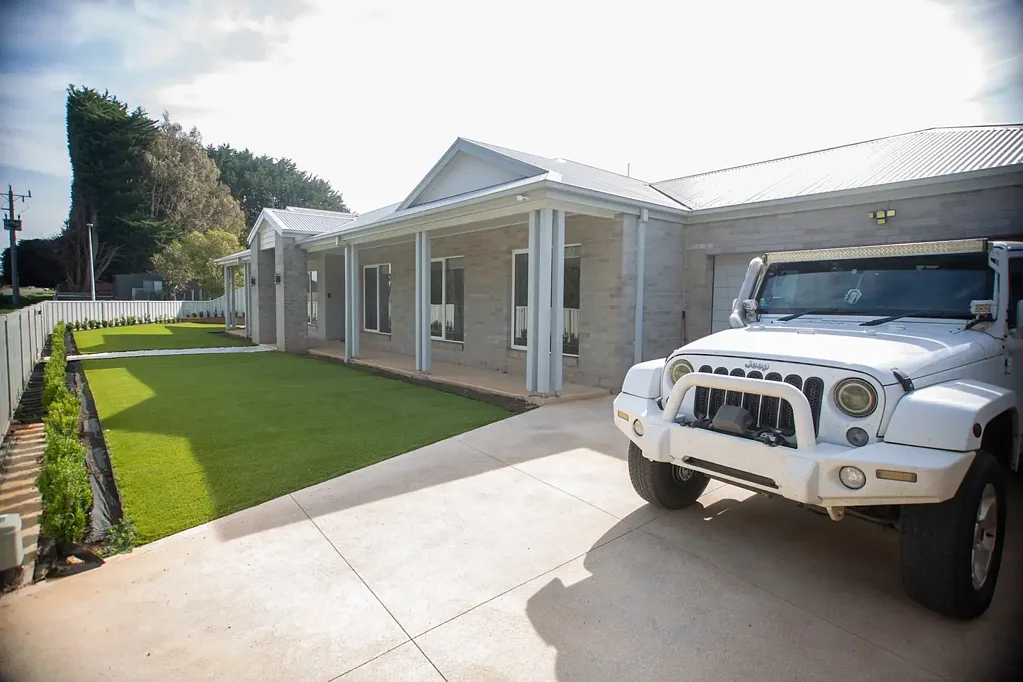 Immaculate Family Living with Quality Finishes