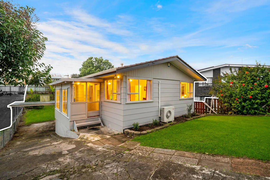 Papatoetoe 3Kwarto Live in with potential!