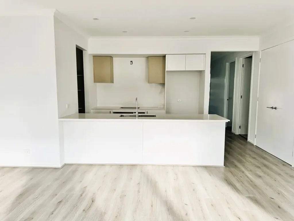 Stunning 4-Bedroom House at 16 Blossom Street, Officer