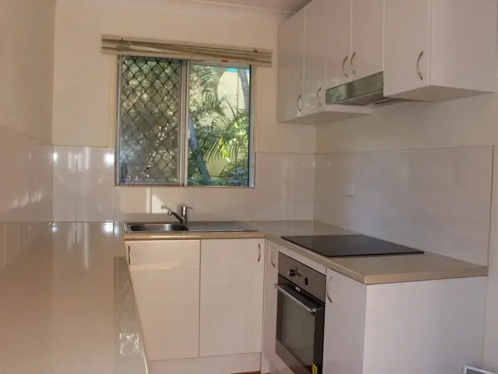 2 Bed Unit in Prime Location!
