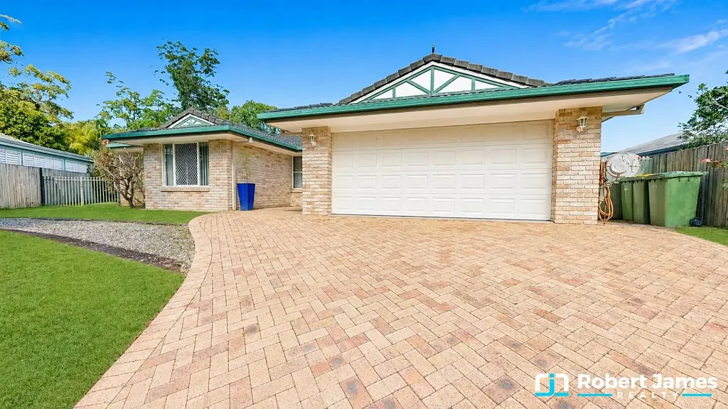 Tewantin 4房  Easy and Spacious Living in a Great Location!
