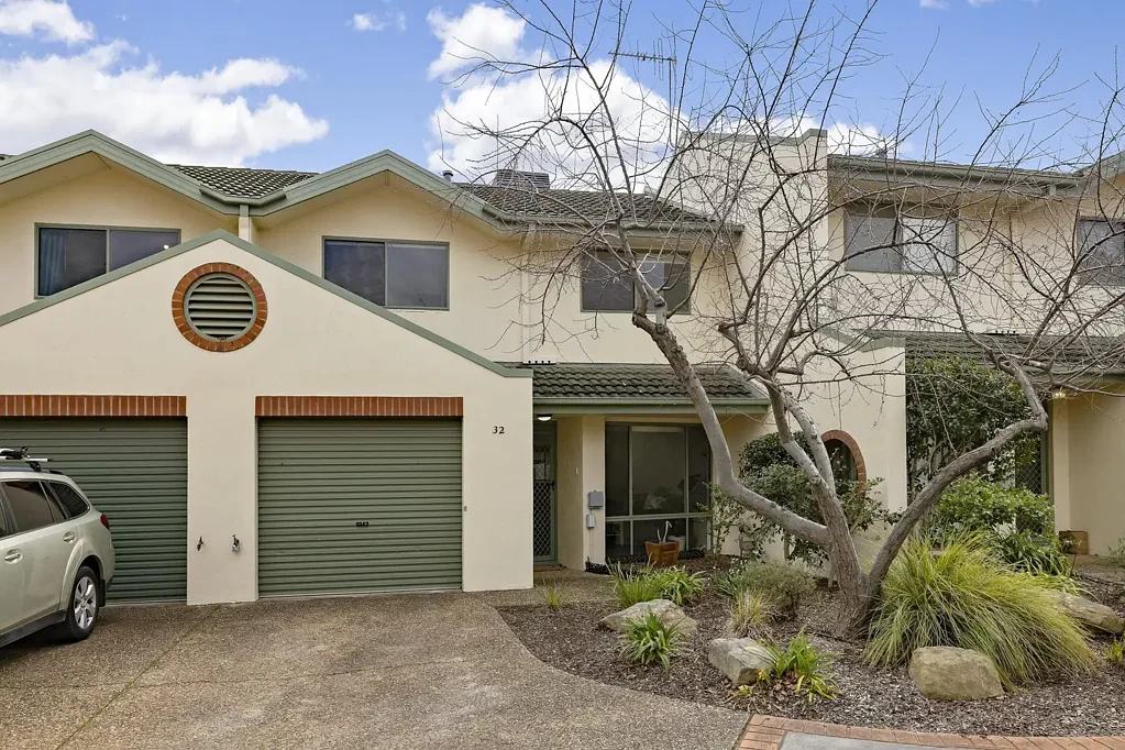 Watson 3ਬੈੱਡਰੂਮ Inner North Convenience, Immaculately Renovated