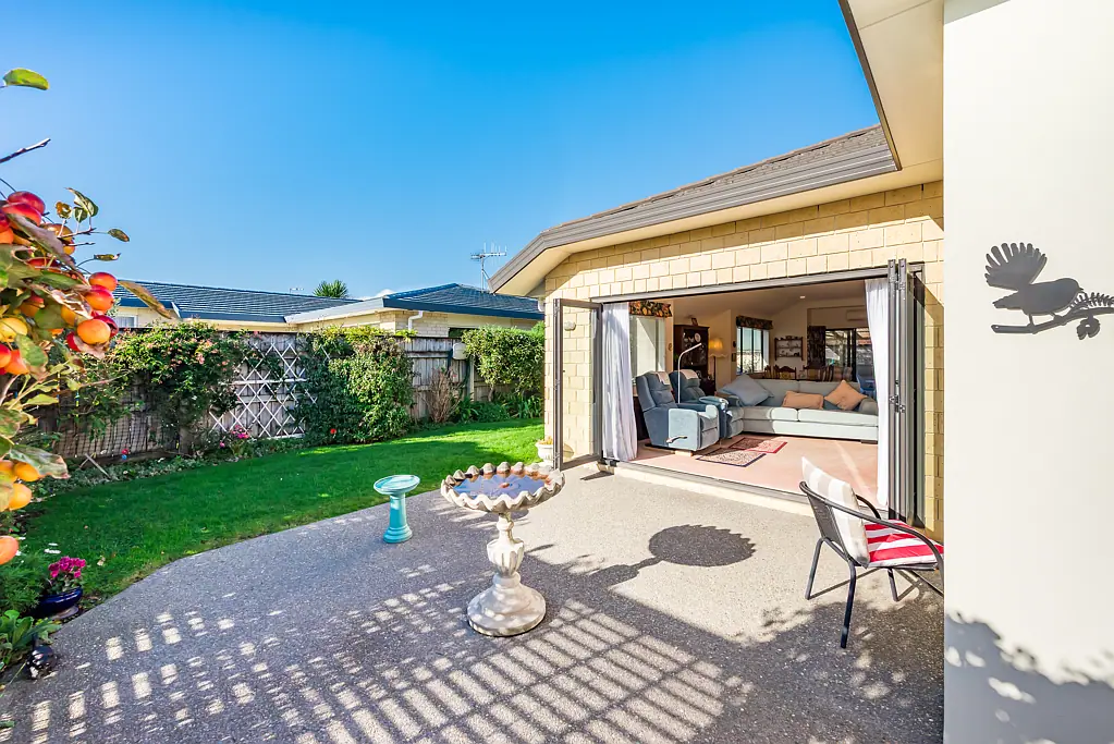 Paraparaumu Beach 3ਬੈੱਡਰੂਮ Retirement Village Beckons!