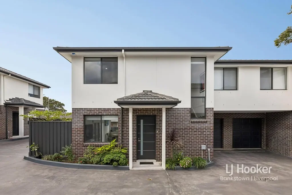 4/21 Araluen Avenue, Moorebank, NSW 2170