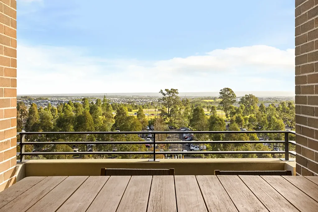 Tallawong 2房  Beautifully Presented, Near New Modern Apartment in Prime Tallawong Location - Footsteps to Metro & Tallawong Village!
